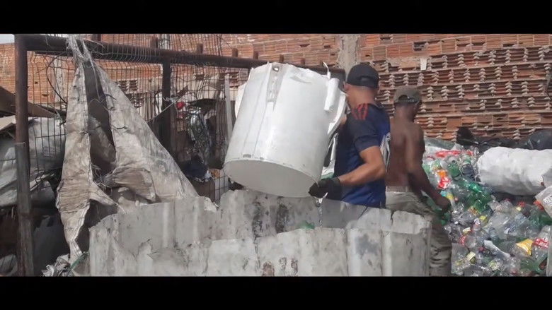 кадр из фильма Ciclo da Reciclagem