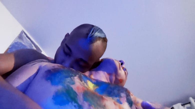 кадр из фильма L'œuf dure