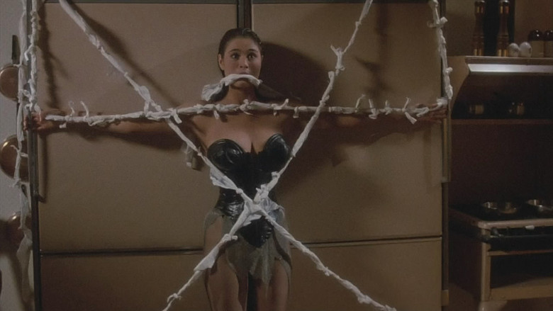 кадр из фильма Золотой ребенок