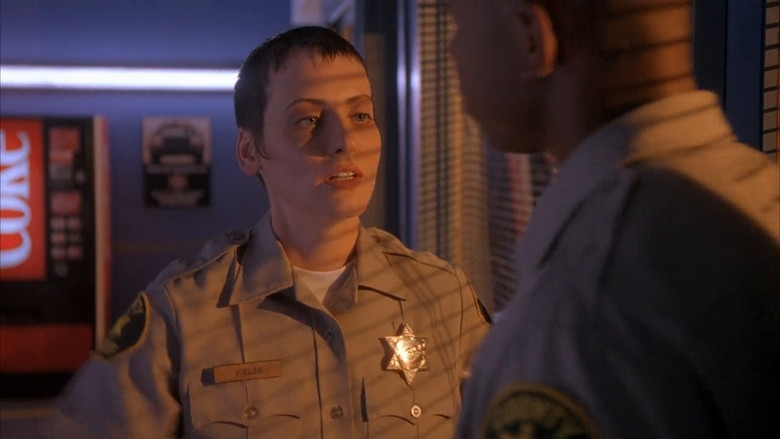 кадр из фильма Стеклянный щит