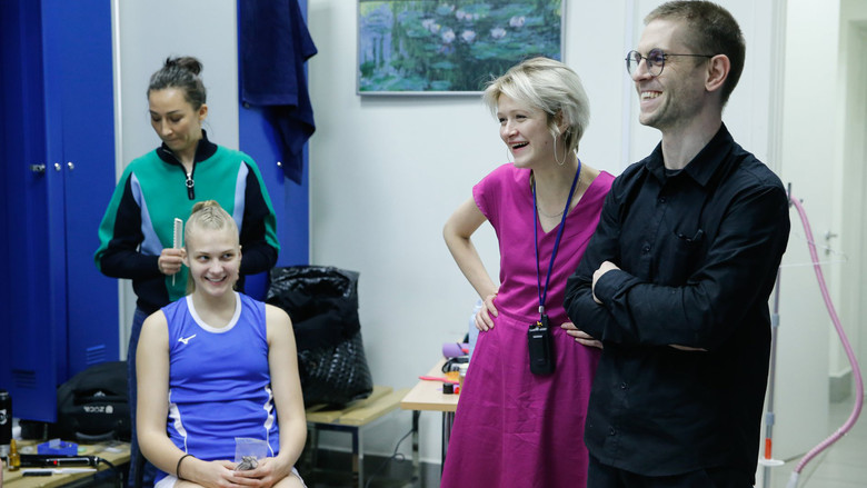 кадр из фильма Сияние обрушится вниз