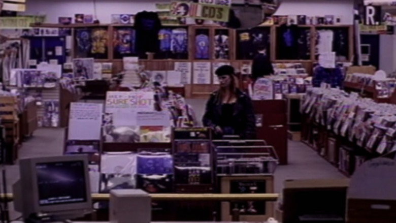 кадр из фильма Cover Story