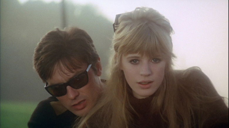 кадр из фильма Девушка на мотоцикле