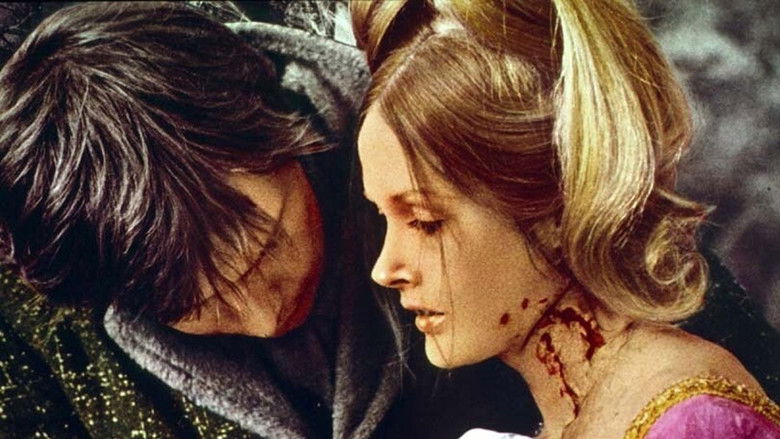 кадр из фильма Дом темных теней