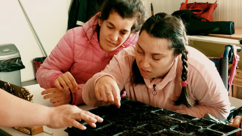 кадр из фильма Градината на доброто