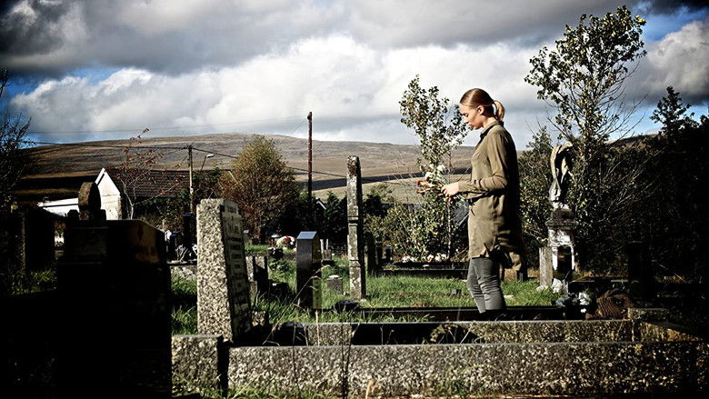 кадр из фильма The Stranger