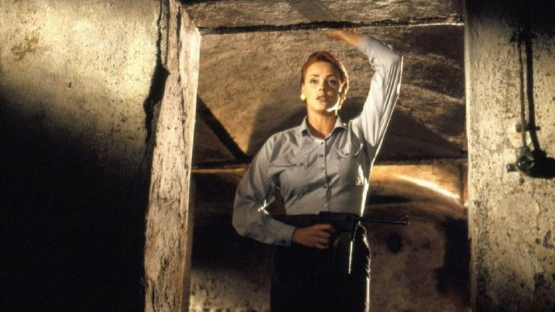 кадр из фильма Женщины за решеткой 2