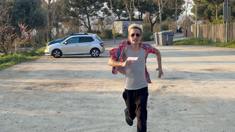 кадр из фильма Misión Imbéciles