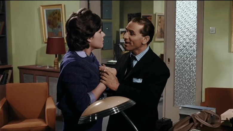 кадр из фильма Ο Παράς Και Ο Φουκαράς