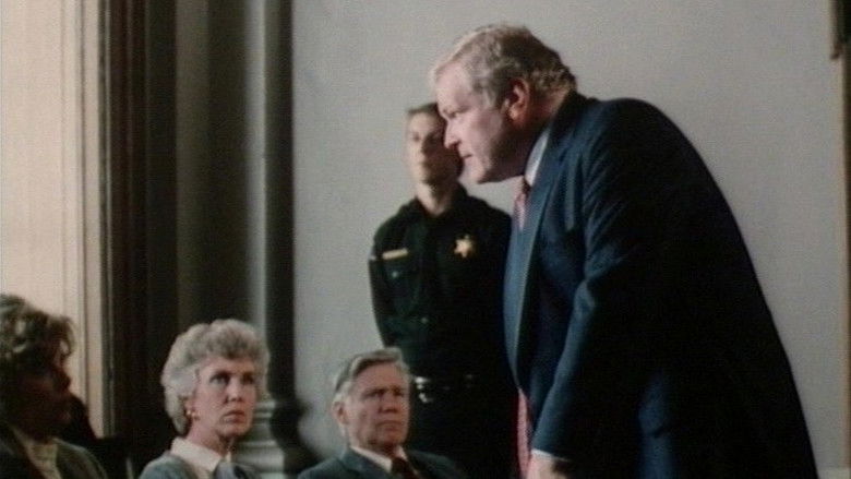 кадр из фильма Убийство в маленьком городе