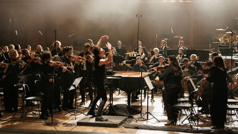 кадр из фильма Teodor Currentzis conducts Brahms and Mahler