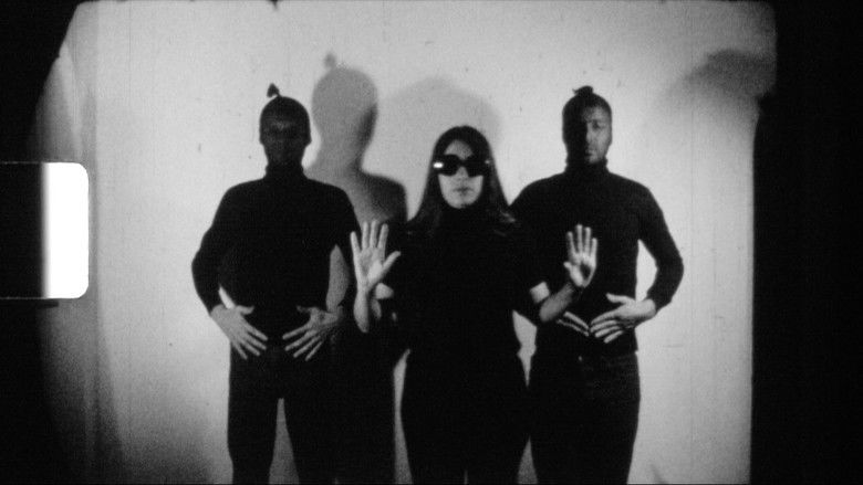 кадр из фильма Gina