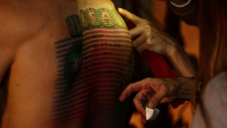 кадр из фильма Человек, который продал свою кожу