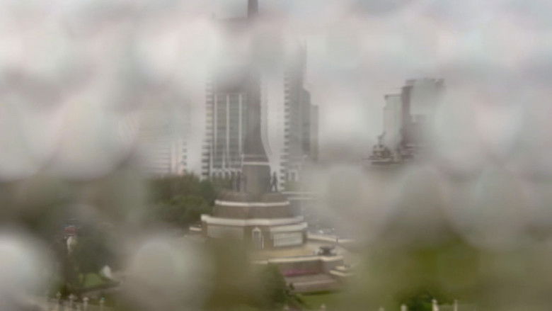 кадр из фильма เมืองล่ม