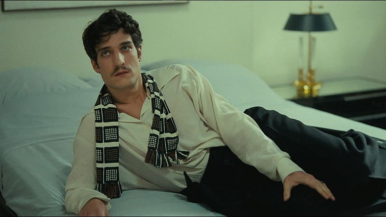 кадр из фильма Сен-Лоран. Стиль – это я