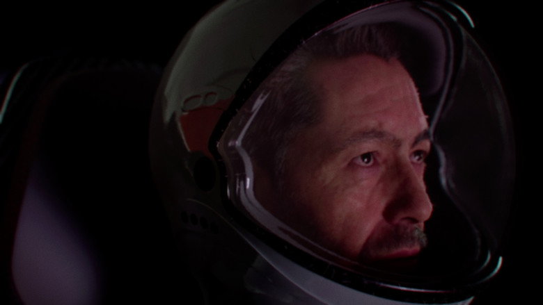 кадр из фильма DESERT SPACE