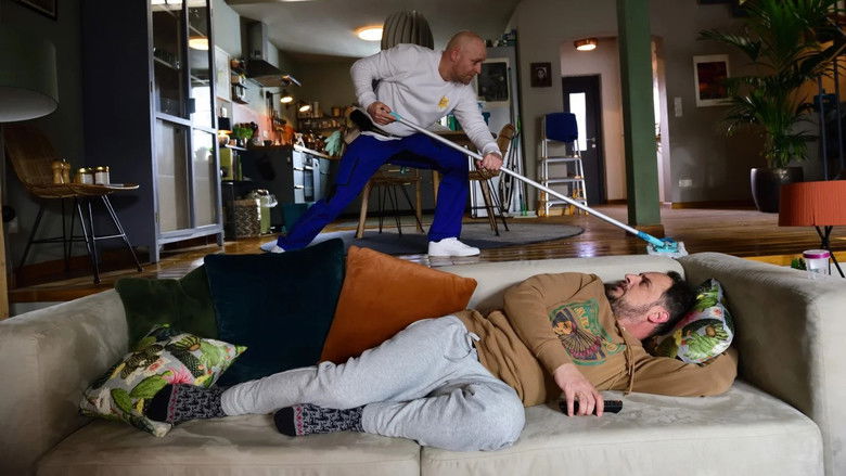 кадр из фильма Caveman