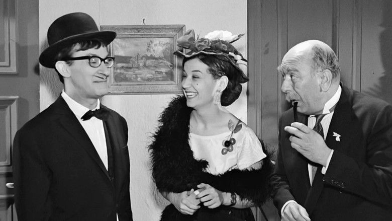 кадр из фильма Οι Κυρίες Της Αυλής