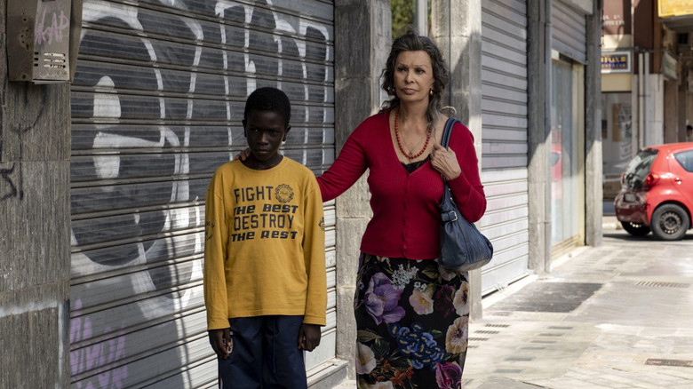 кадр из фильма Вся жизнь впереди