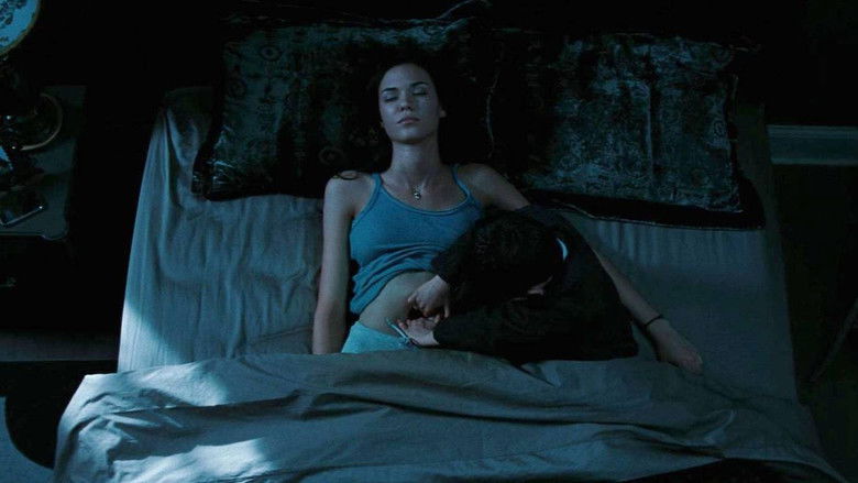 кадр из фильма Нерожденный