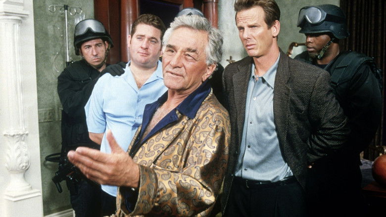 кадр из фильма Спецагент Корки Романо