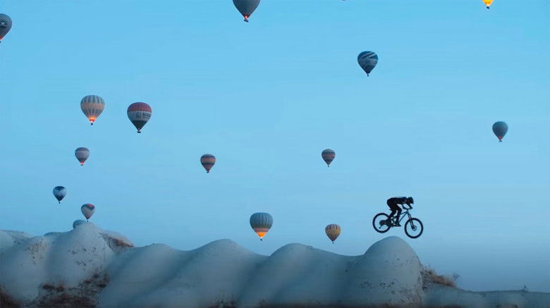 кадр из фильма Follow the Light