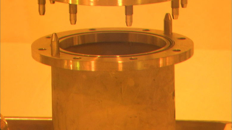 кадр из фильма Decommissioning Fukushima: The Battle to Contain Radioactivity