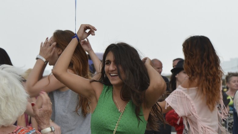 кадр из фильма Красотки в Париже