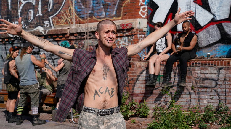 кадр из фильма Забытые цветы