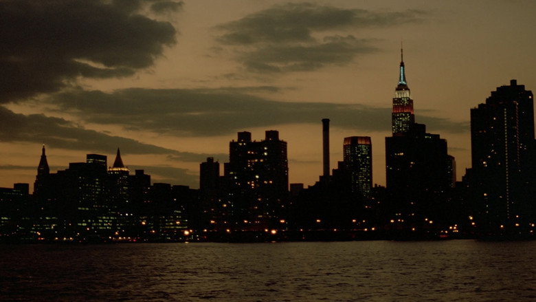 кадр из фильма Убийство в синем цвете