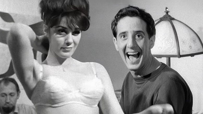 кадр из фильма The Moving Finger