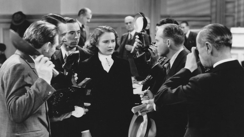 Женщина в красном