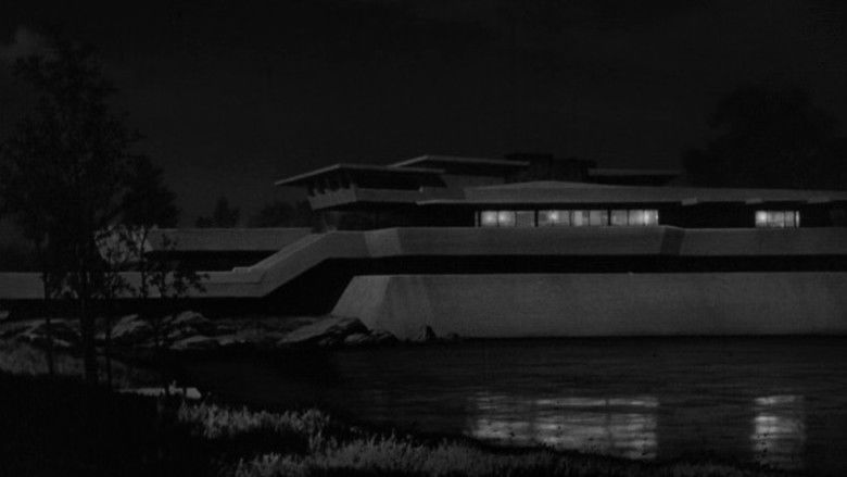 кадр из фильма Источник