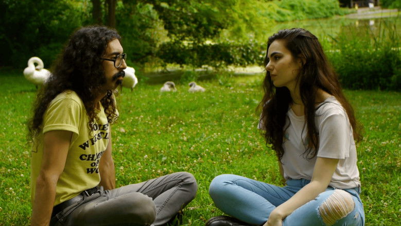 кадр из фильма Mute Date