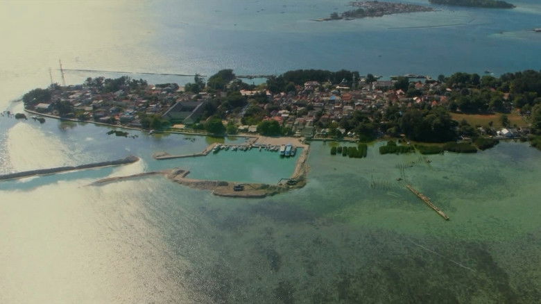 кадр из фильма Мститель