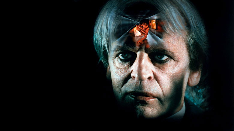 кадр из фильма Затаившийся