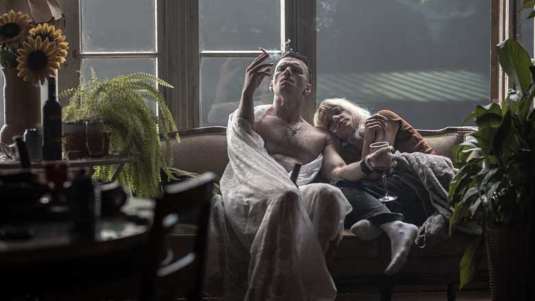 кадр из фильма Темный рай