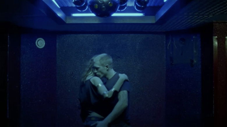 кадр из фильма Импорт/Экспорт