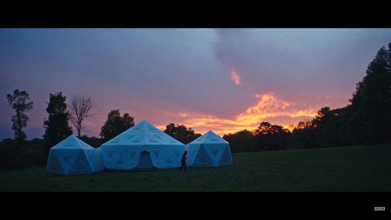 кадр из фильма Они остаются