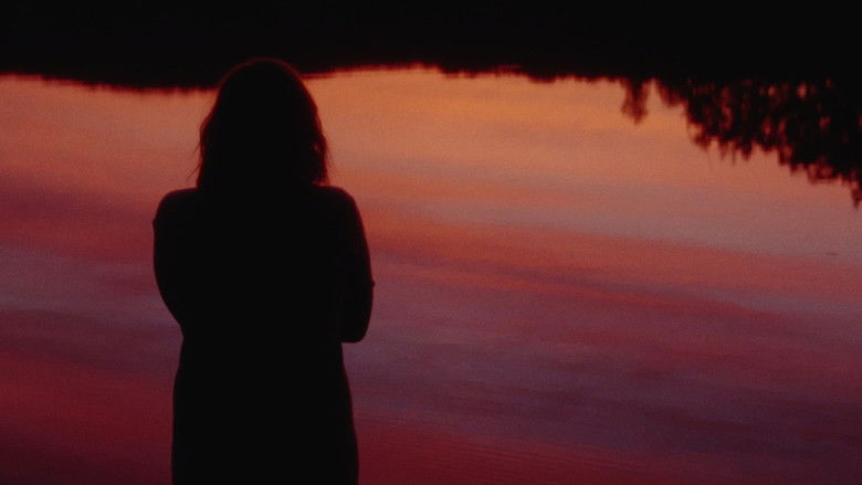 кадр из фильма Королева Земли