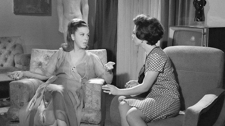 кадр из фильма Η Γυναίκα Μου Τρελλάθηκε