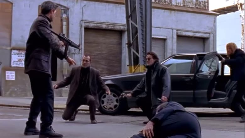 кадр из фильма Пока не грянул гром