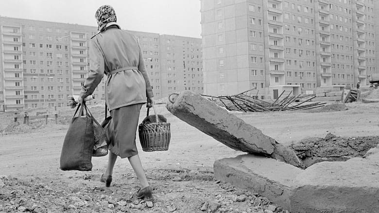 кадр из фильма Die Unbeugsamen 2 - Guten Morgen, ihr Schönen!