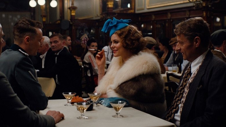 кадр из фильма Шпионка