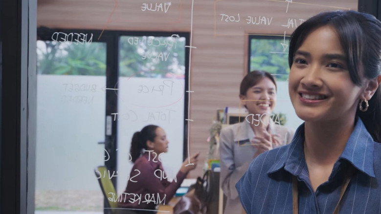 кадр из фильма Senin Harga Naik