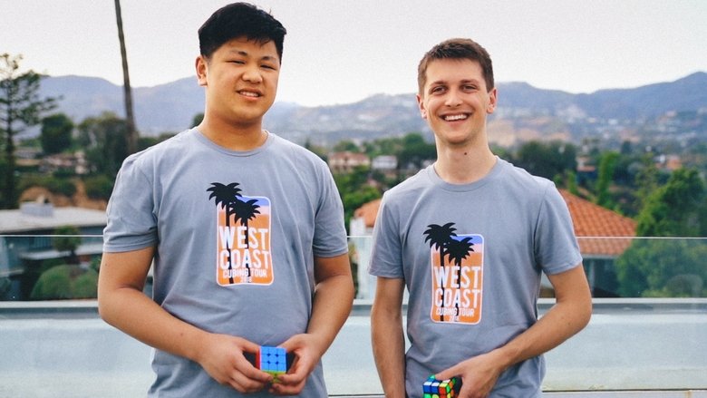 кадр из фильма Рекордсмены по сборке кубика Рубика