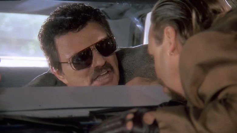 кадр из фильма Полицейский с половиной