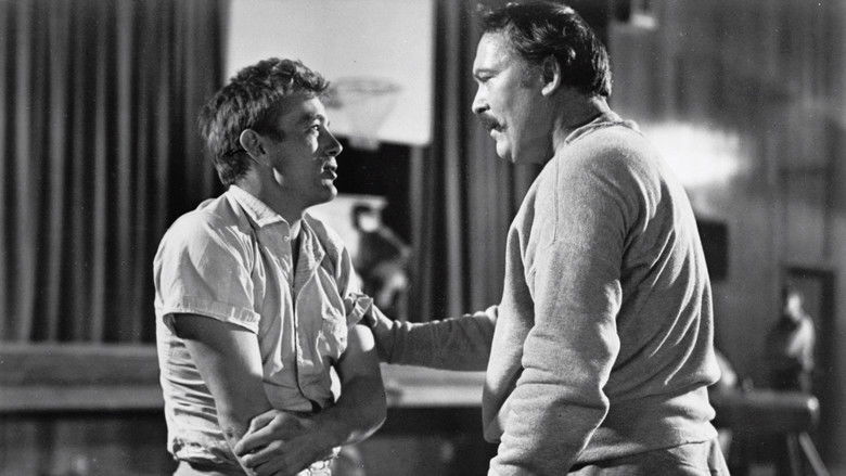 кадр из фильма К востоку от рая