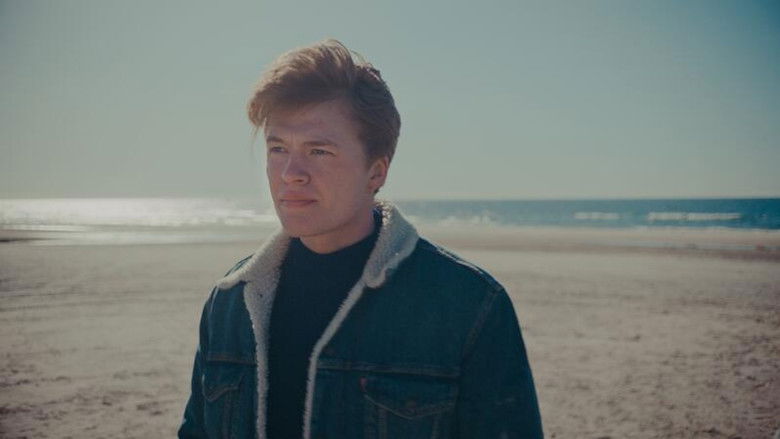 кадр из фильма Непотопляемый