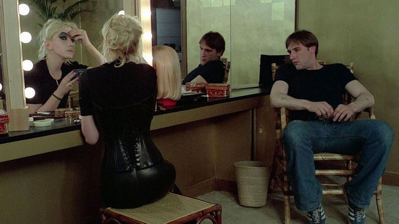 кадр из фильма Любовница-хозяйка